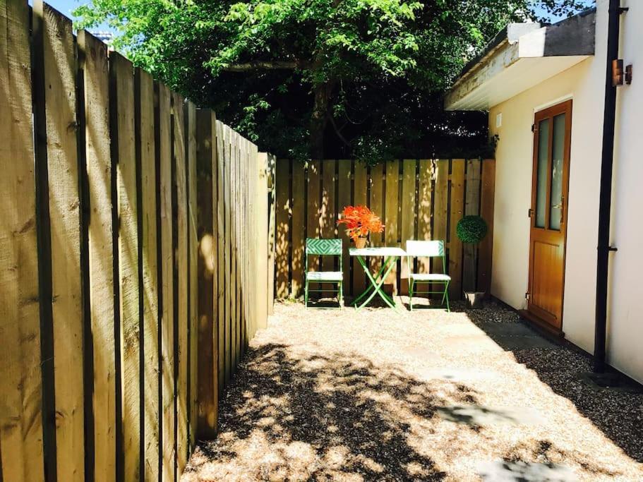 Apartment With Own Entrance & Terrace On West Hill Hastings Eksteriør billede